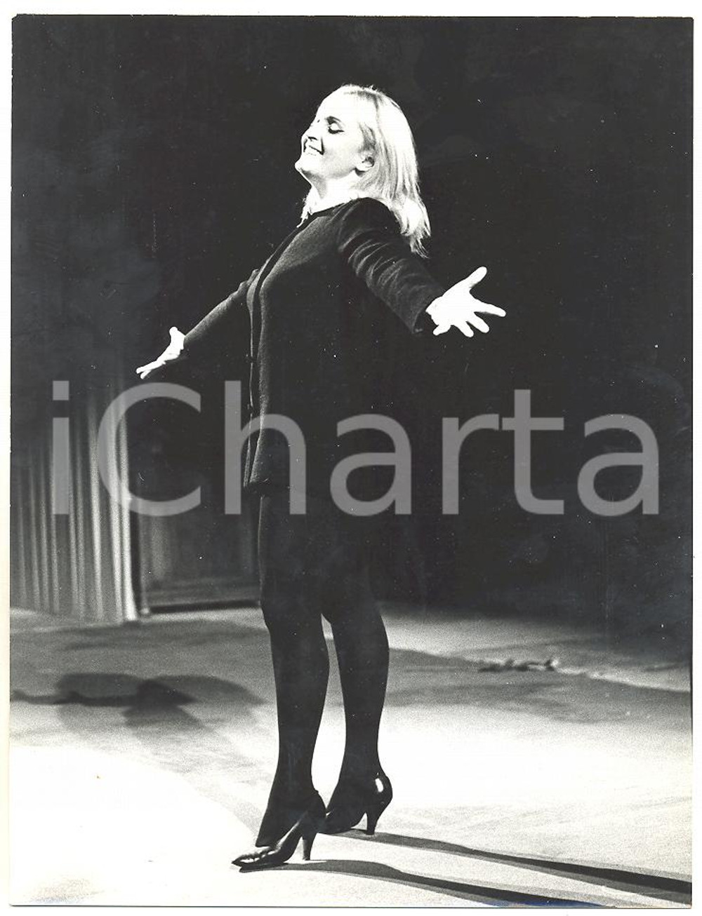 1967 IMPRUNETA Teatro umoristico - Laura BETTI durante la sua performance *Foto