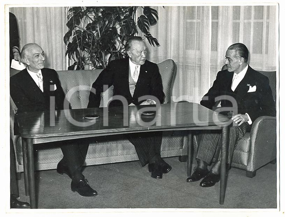 1956 BONN Incontro tra Antonio SEGNI Konrad ADENAUER Gaetano MARTINO Foto 21x15