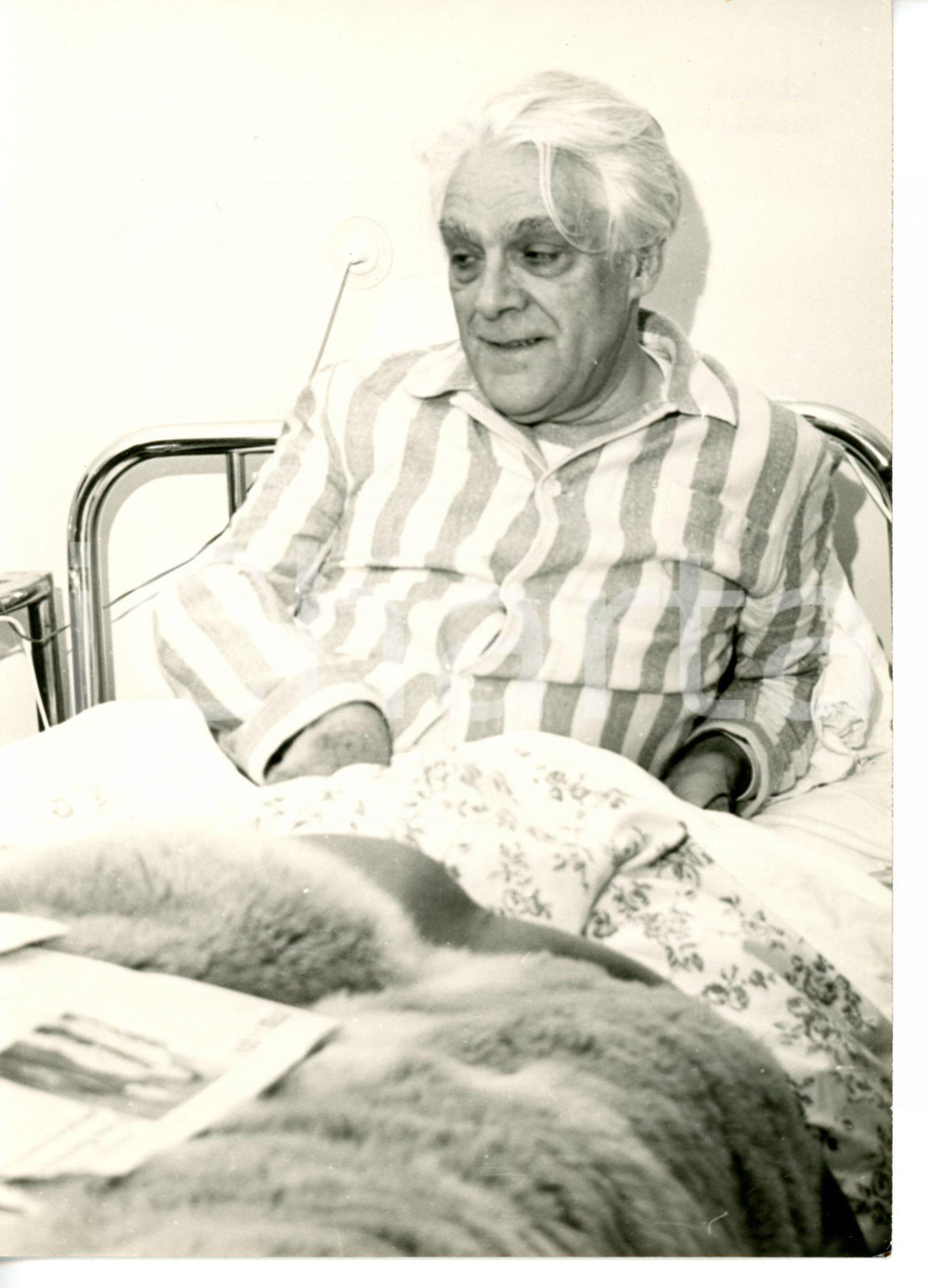 1955 ca BOLOGNA Memo BENASSI sul letto d'ospedale - Fotografia 13x18 cm