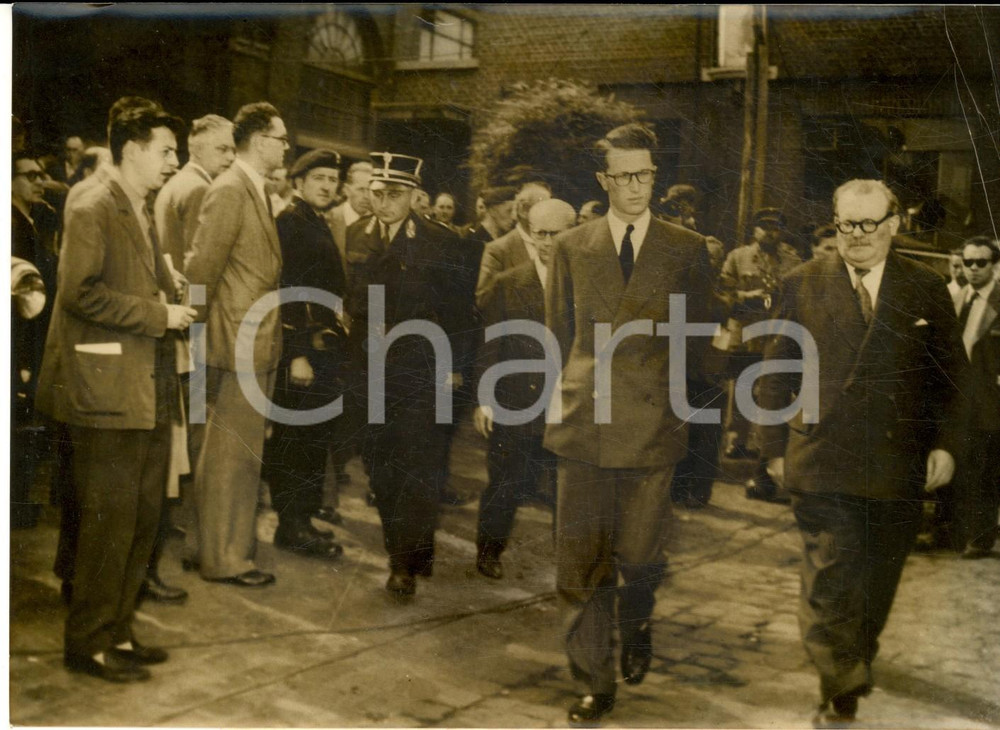 1956 Catastrophe minière MARCINELLE - Roi BAUDOUIN en visite *Photo 18x13 cm