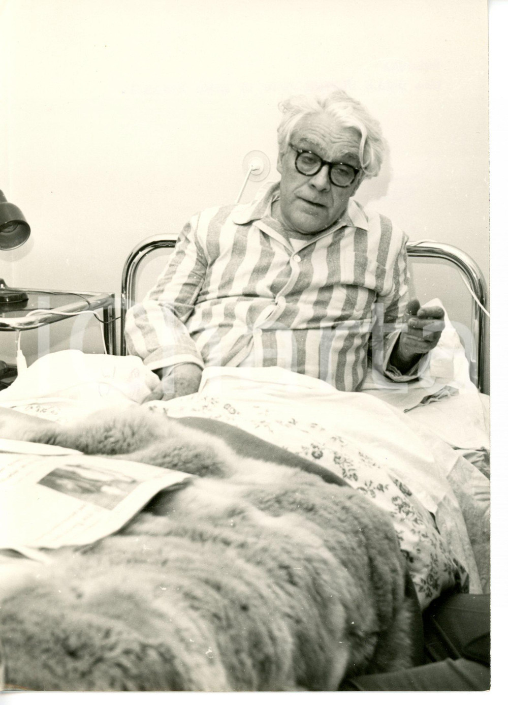 1955 ca BOLOGNA Memo BENASSI sul letto d'ospedale *Fotografia 13x18 cm