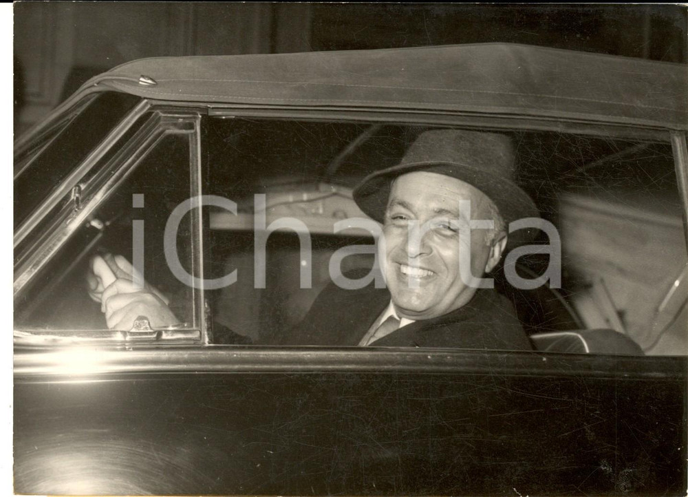 1953 PARIS Gare Saint-Lazare - Arrivée Charles BOYER pour "Madame de..." Photo