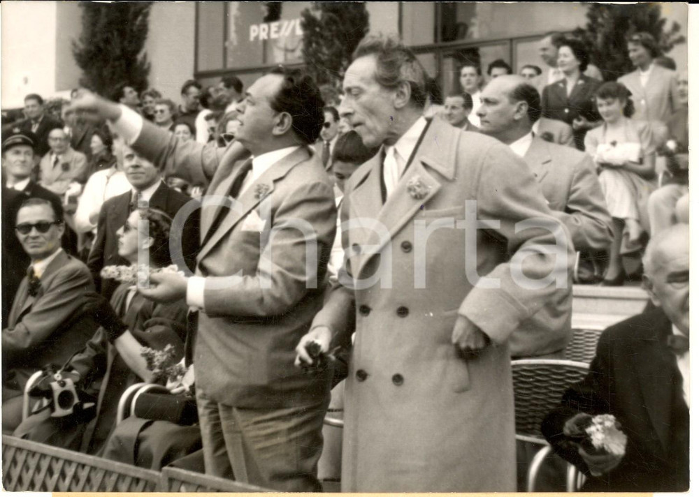 1953 FESTIVAL DI CANNES Jean COCTEAU ed Edward ROBINSON in tribuna *Foto 18x13