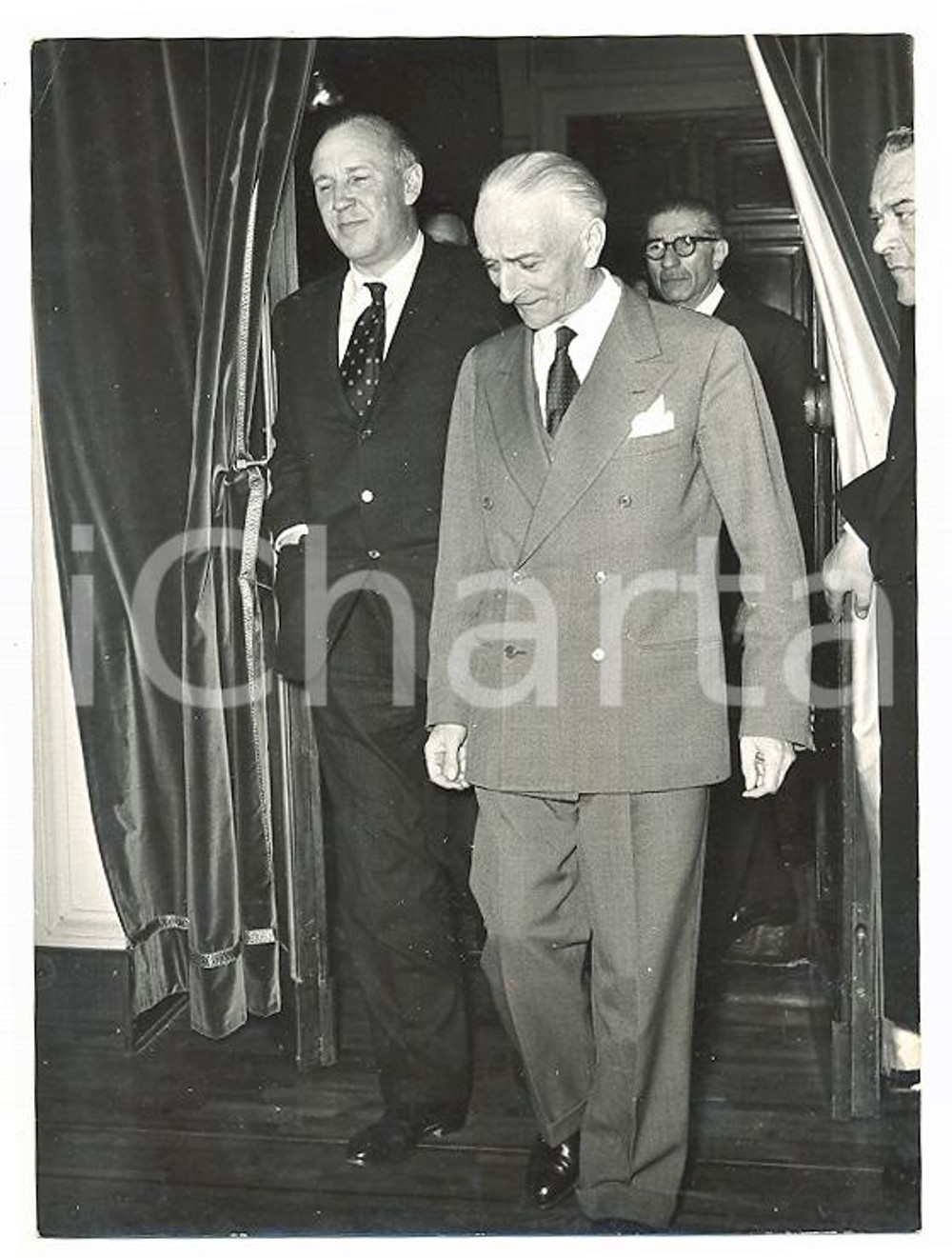 1957 ROMA Antonio SEGNI riceve August R. LINDT Commissario ONU per profughi FOTO