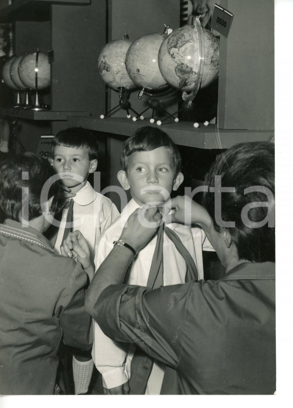 1964 MILANO Bambini alla vigilia del primo giorno di scuola *Foto 13x18 cm