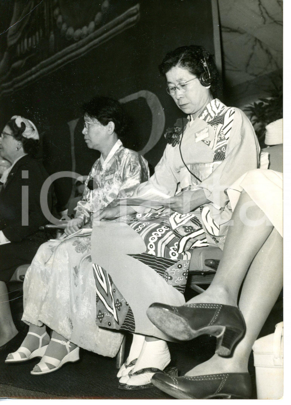 1957 ROMA - EUR Infermiere giapponesi durante congresso medico *Foto 13x18 cm