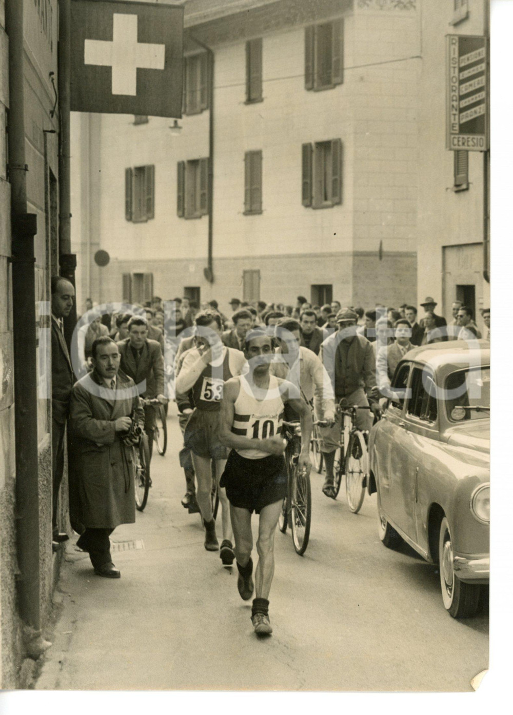 1953 100 KM DI MARCIA Wilfred COWLEY seguito da John LJUNGGREN *Foto 13x18 cm