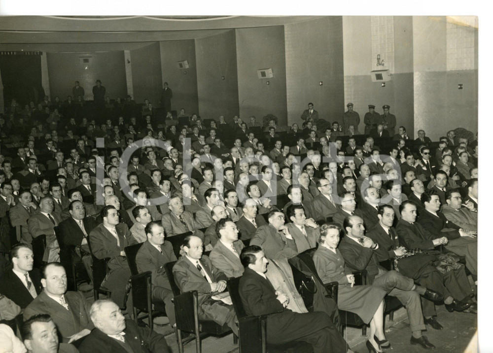 1955 ca TORINO Cinema Lux - Delegazione politica durante conferenza stampa *Foto
