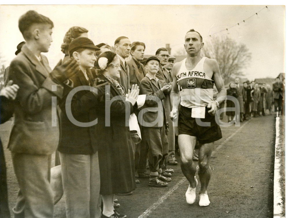 1953 LONDON Motspur Park - South Africa's Wally HAYWARD during 24-hour run PHOTO