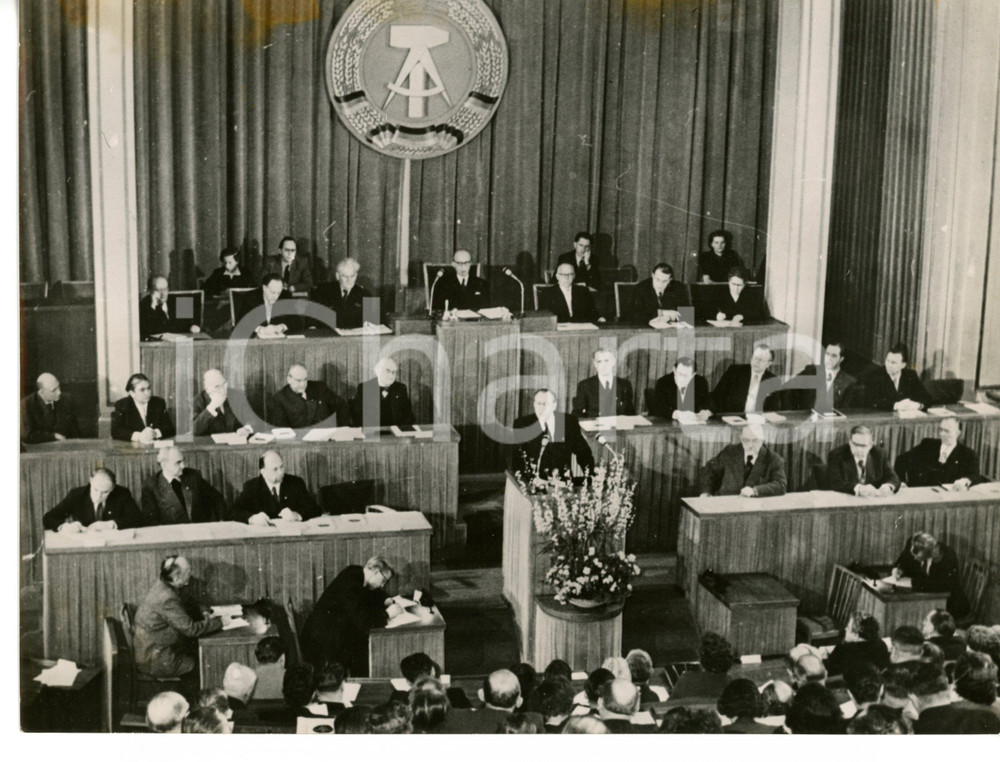 1954 BERLIN Otto GROTEWOHL making his speech to the House of Deputy *Foto 20x15
