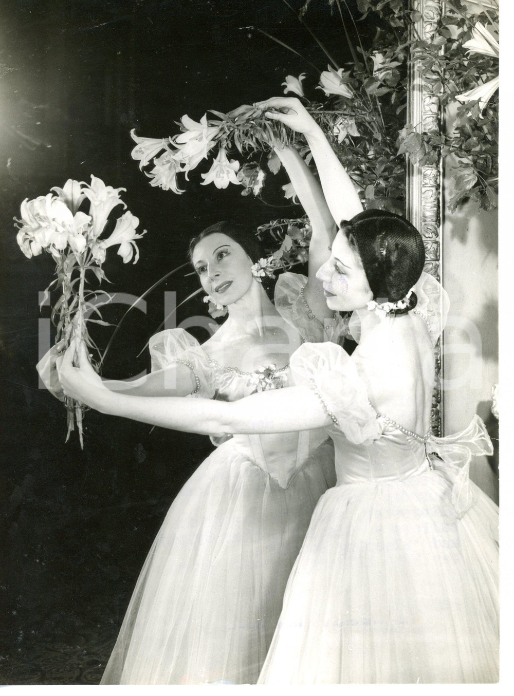 1957 LONDON Royal Opera House - Alicia MARKOVA durante le prove di "Giselle" 