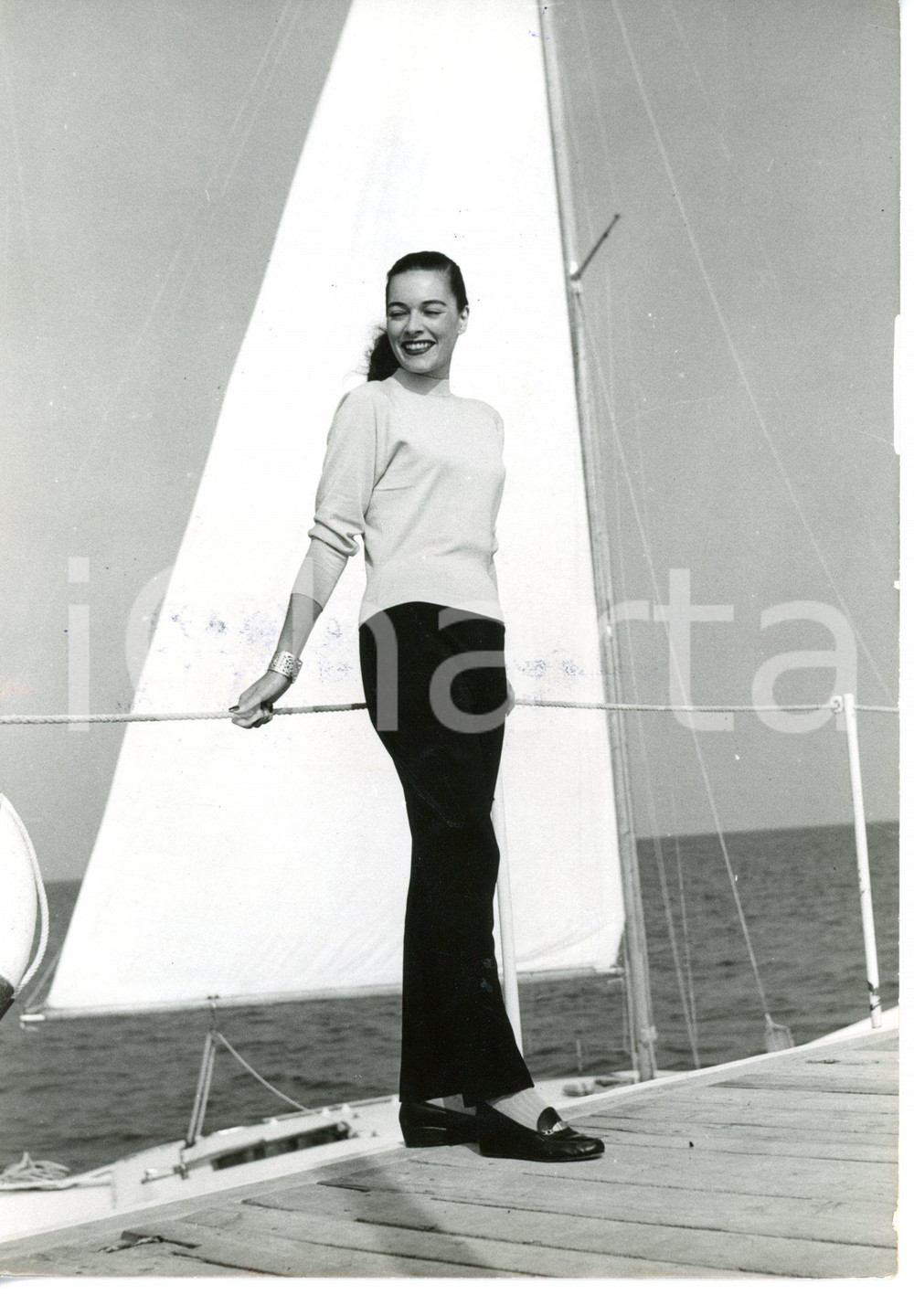 1954 VENEZIA L'attrice KERINA durante gita in barca *Foto 13x18 cm