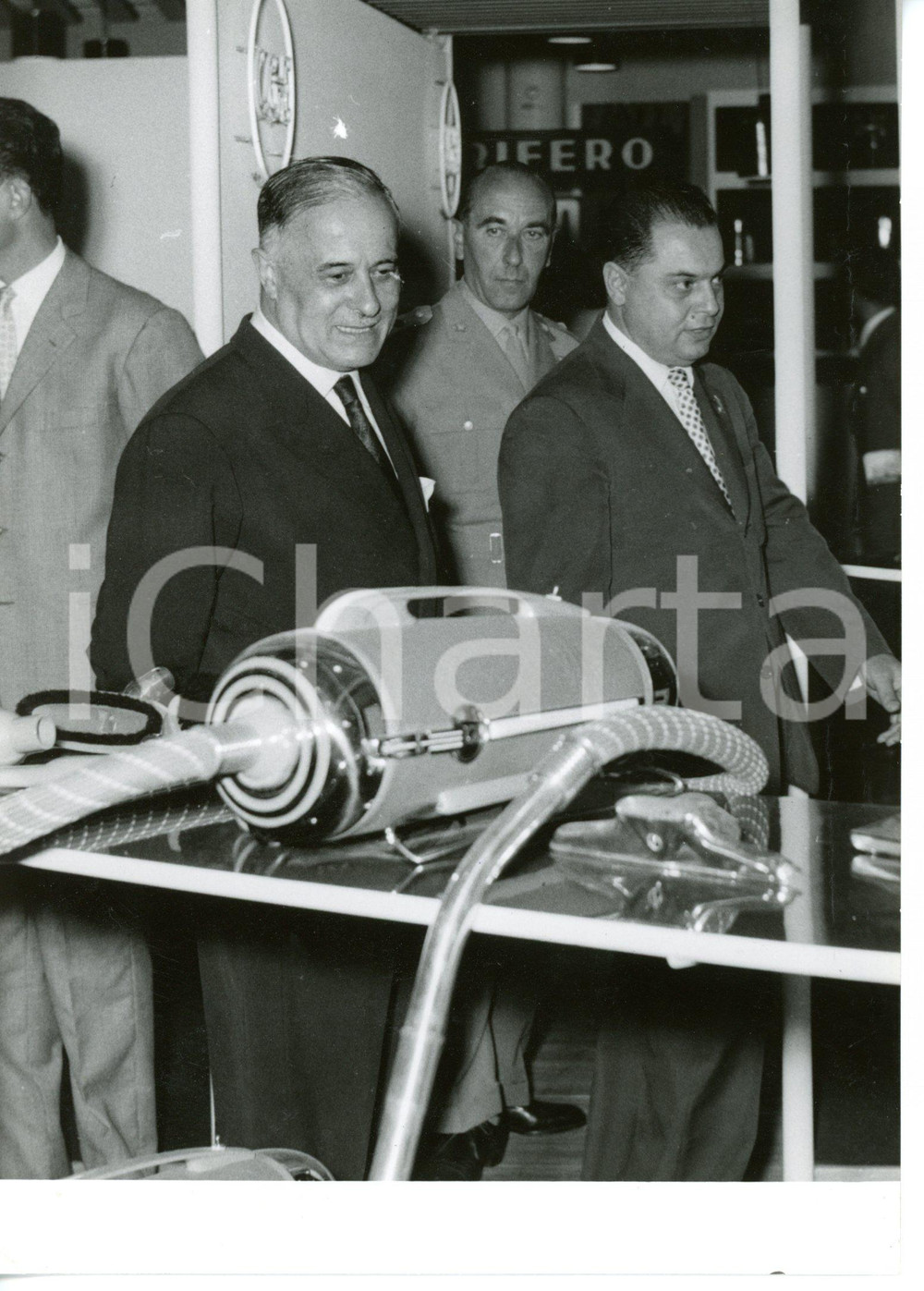 1956 MILANO Mostra della Radio e Televisione - Giovanni BRASCHI in visita *Foto