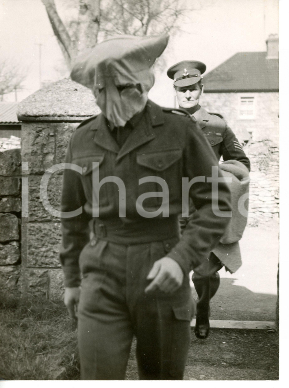 1959 SHEPTON MALLET Hooded prosecution witness Gunner N. MORRISON *Photo 15x20
