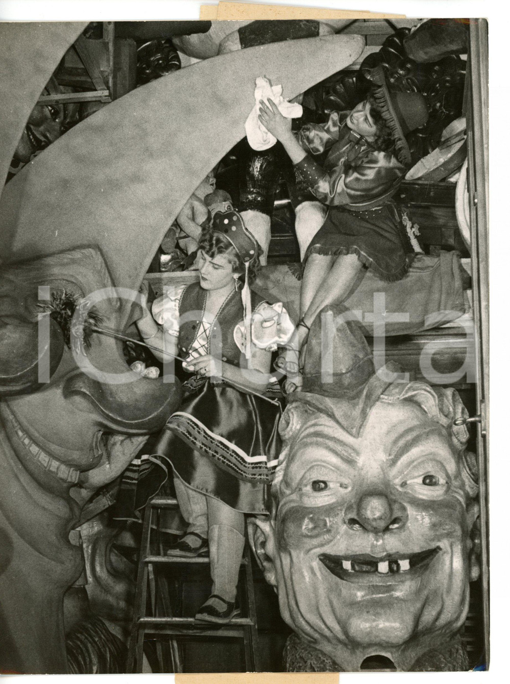 1953 MAINZ (GERMANY) Festeggiamenti Carnevale - Maschere di cartapesta *Foto