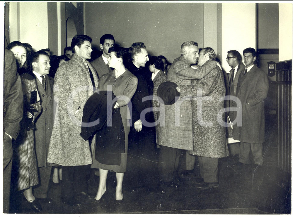 1960 ca CINEMA Arrivo di Vittorio DE SICA a un festival *Foto 24x18 cm