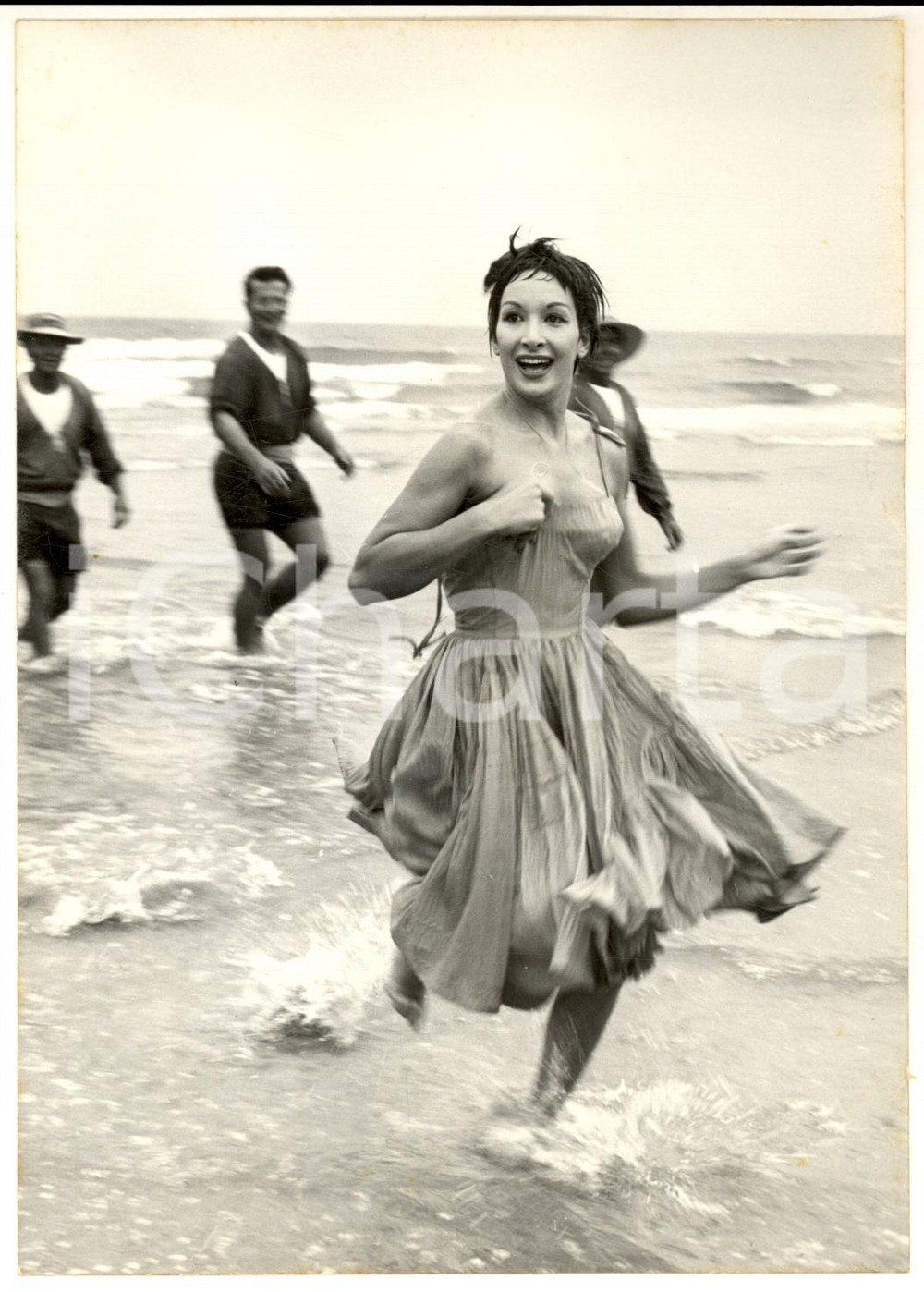 1959 VENEZIA Mostra del Cinema - Attrice Piera ALLEGRO corre a riva *Foto 13x18