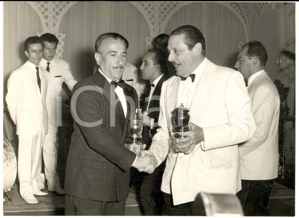 1959 SAINT-VINCENT "Grolle d'oro" - Peppino DE FILIPPO alla premiazione - Foto