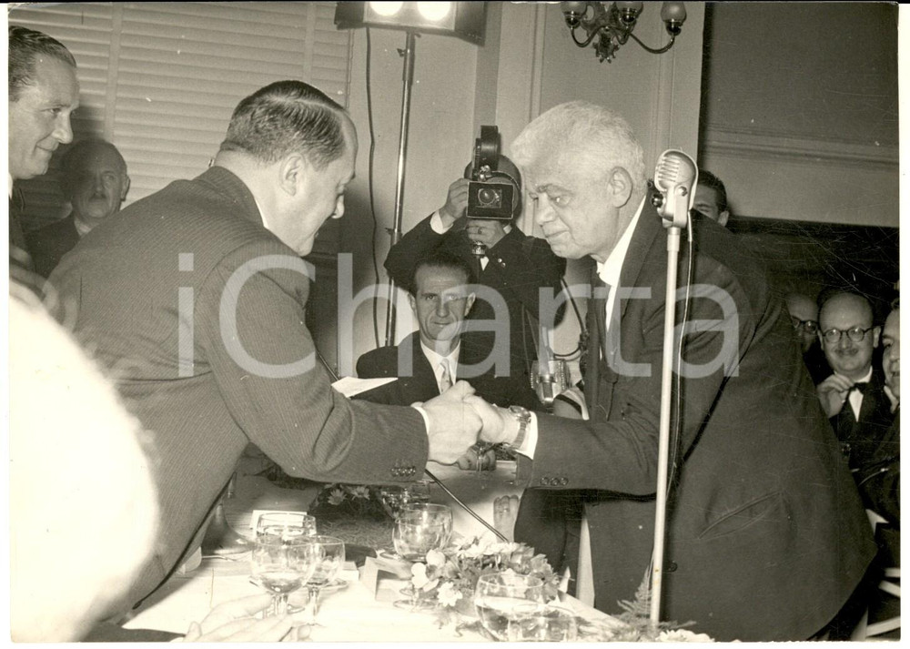 1955 ca SAINT-VINCENT - Premi per il Teatro - DE STEFANO alla cerimonia *Foto