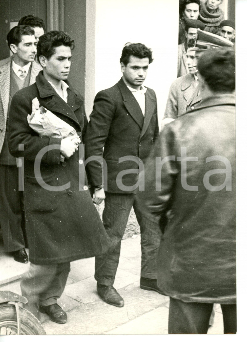 1956 DELITTO DI BORDIGHERA - CRONACA NERA I presunti assassini in commissariato