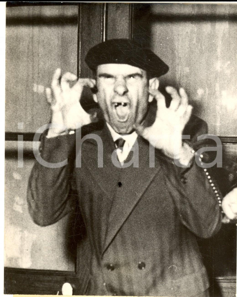 1954 HAUTES PYRENEES Jean FOURASTE en colère après la condamnation - Photo