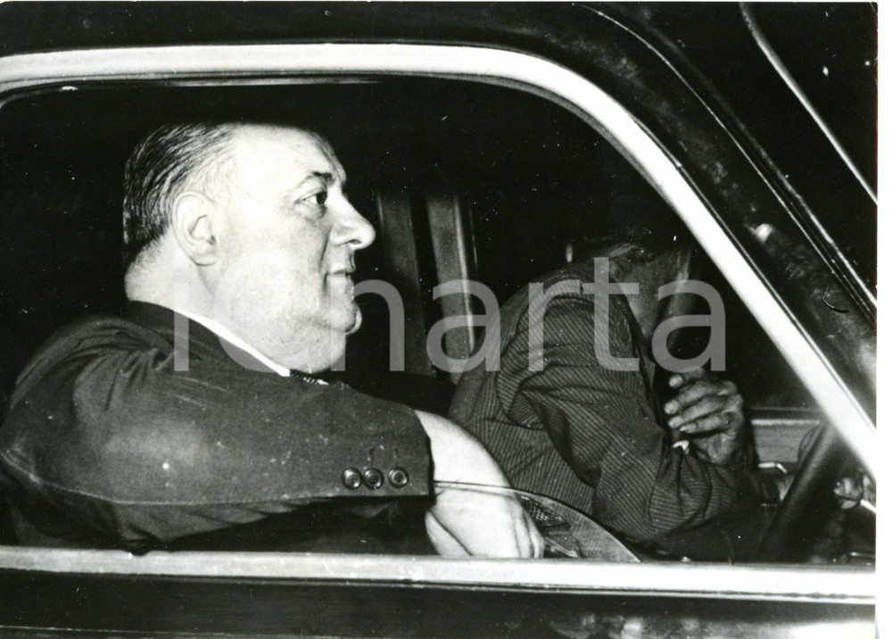1954 ROMA - CASO MONTESI Il magistrato Raffaele SEPE in auto *Foto 18x13 cm