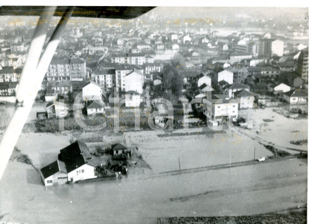 1962 TORINO Veduta aerea della periferia allagata *Fotografia 18x13 cm