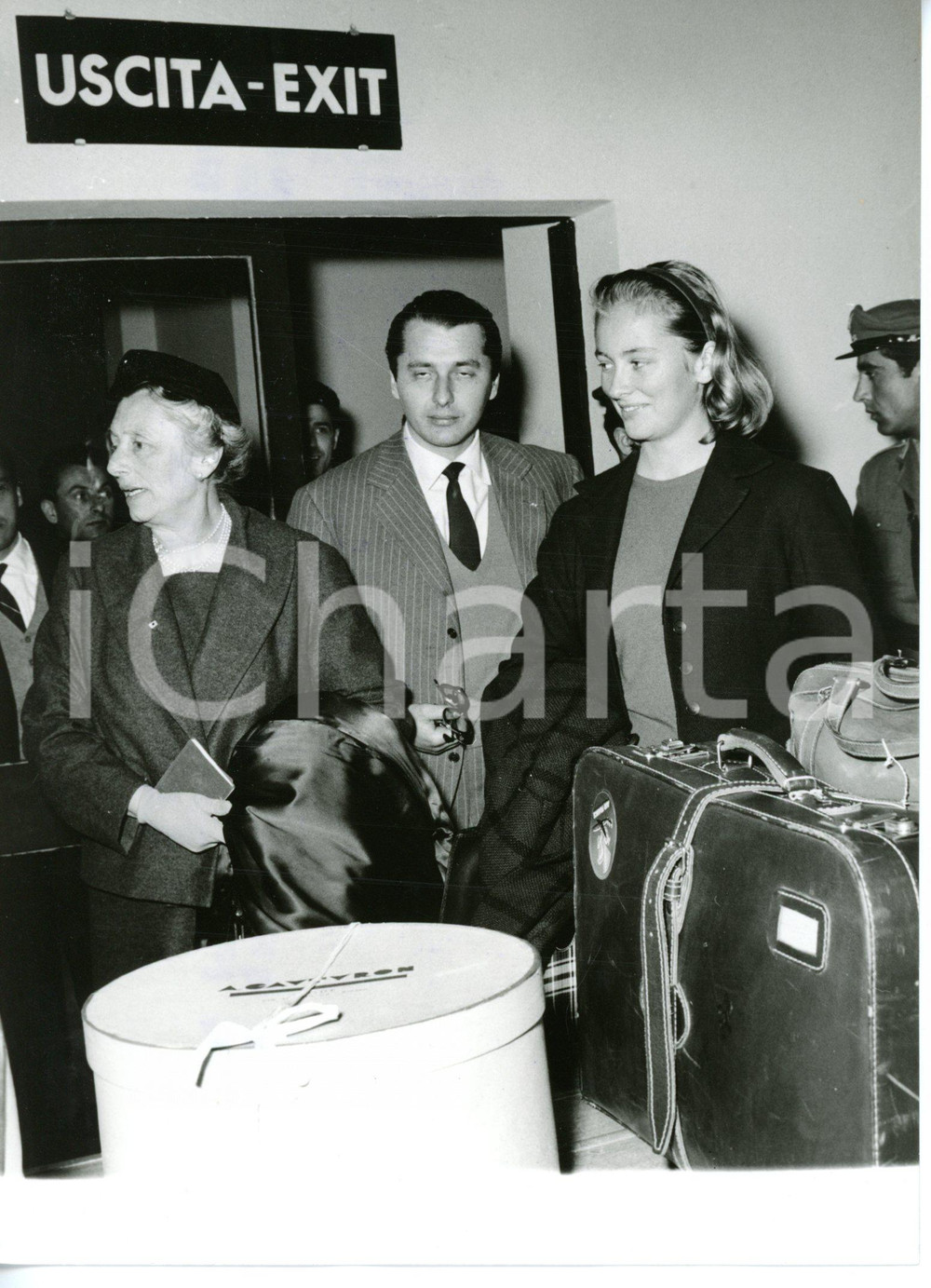 1959 MILANO MALPENSA Paola RUFFO DI CALABRIA con la madre in aeroporto *Foto
