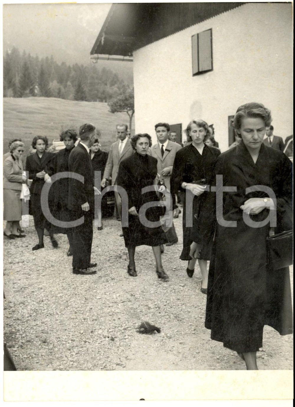1954 SELLA DI VALSUGANA La famiglia di Alcide DE GASPERI in attesa dei funerali 