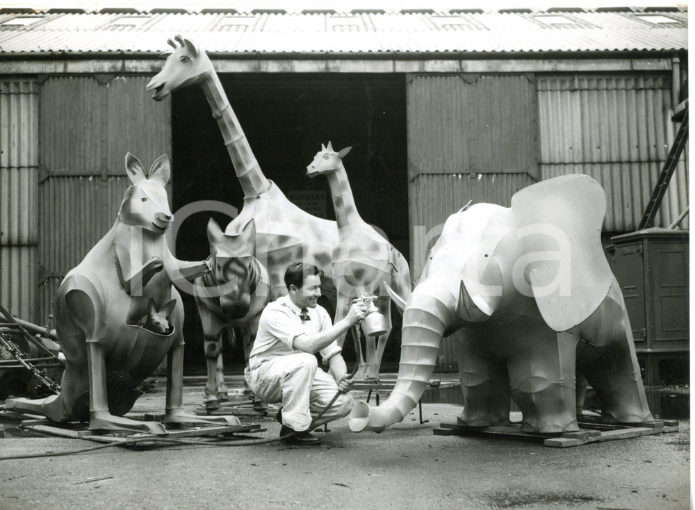1956 BLACKPOOL Plastic animals of "Noah's Ark" by Bill JOHNSON *Photo 20x15 cm