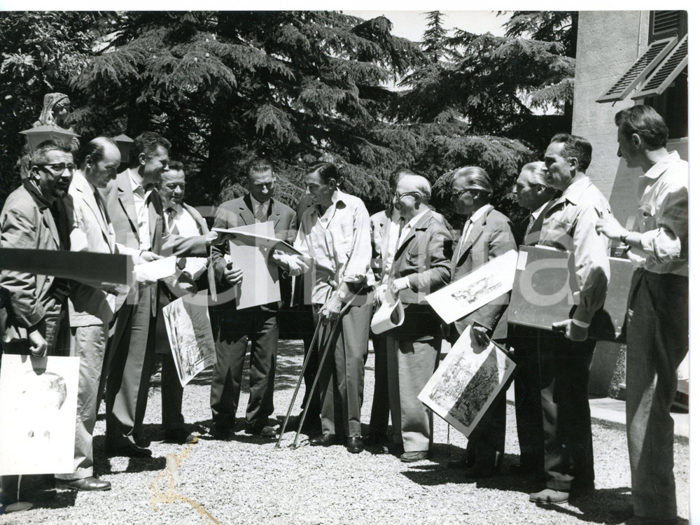 1957 NOVI LIGURE Fausto COPPI riceve gruppo di pittori torinesi nella sua villa