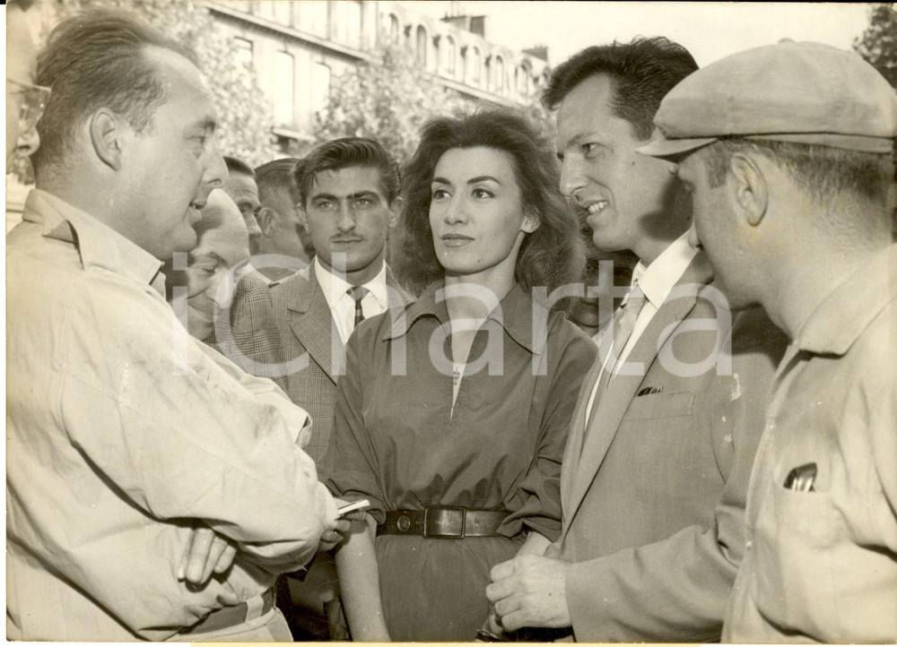 1959 PARIS DAILY MAIL Race - Pierre LAUREYS Colette DUVAL Gil DELAMARE pHOTO