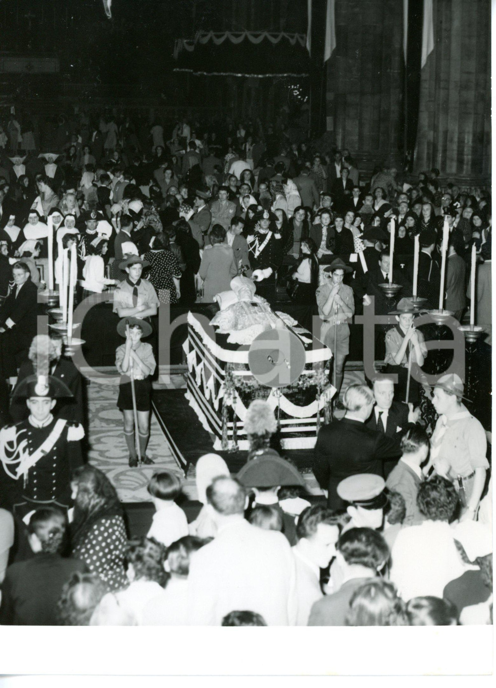 1954 DUOMO MILANO Esposizione salma Card. SCHUSTER - Folla di fedeli *13x18 cm