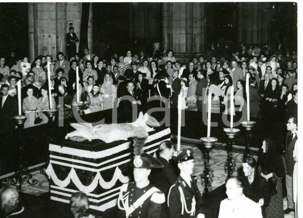 1954 DUOMO DI MILANO Esposizione salma Card. SCHUSTER - Folla di fedeli - Foto