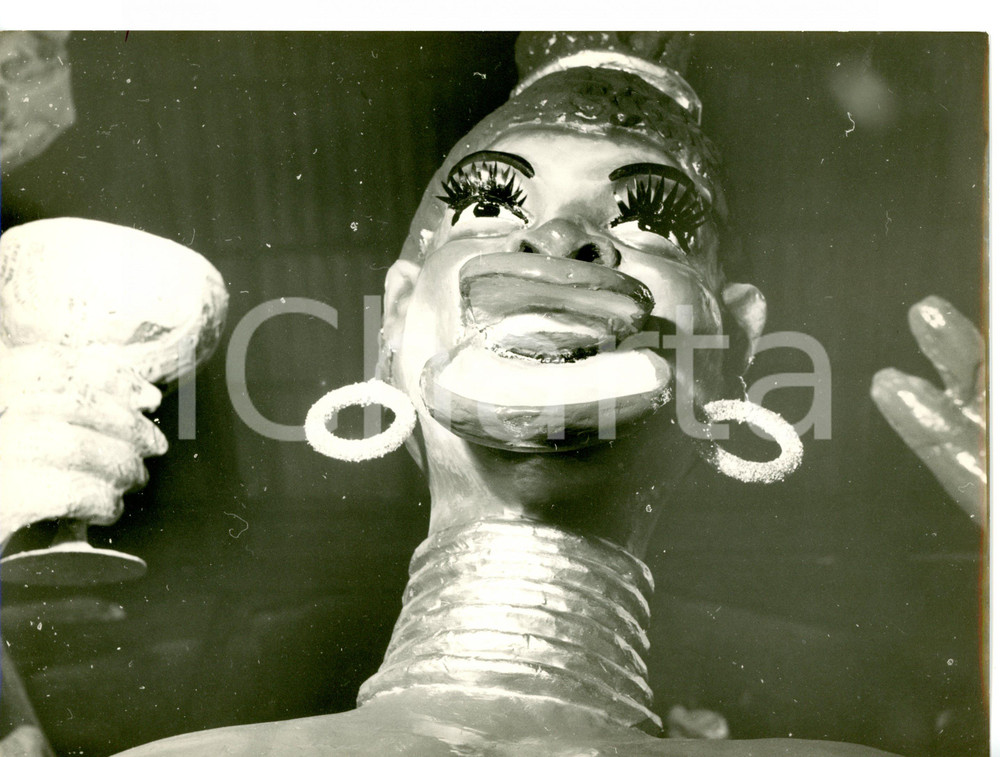 1955 ca GENOVA Festeggiamenti Carnevale - Maschera di cartapesta donna africana