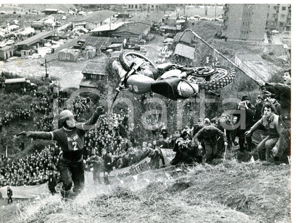 1955 ca PRAGA - MOTOCROSS Petr DOBRY disarcionato dalla sua moto *Foto 24x18 cm