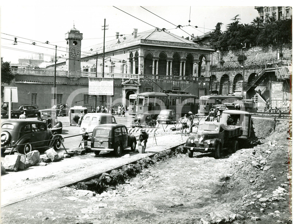 1955 ca GENOVA Cantiere stradale in Piazza del Principe - Fotografia 24x18 cm
