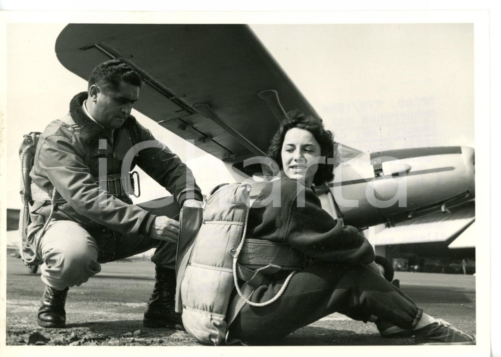 1958 TORINO - AERITALIA Alberto DE CRISTOFARO con la fidanzata Bianca CAPPONE