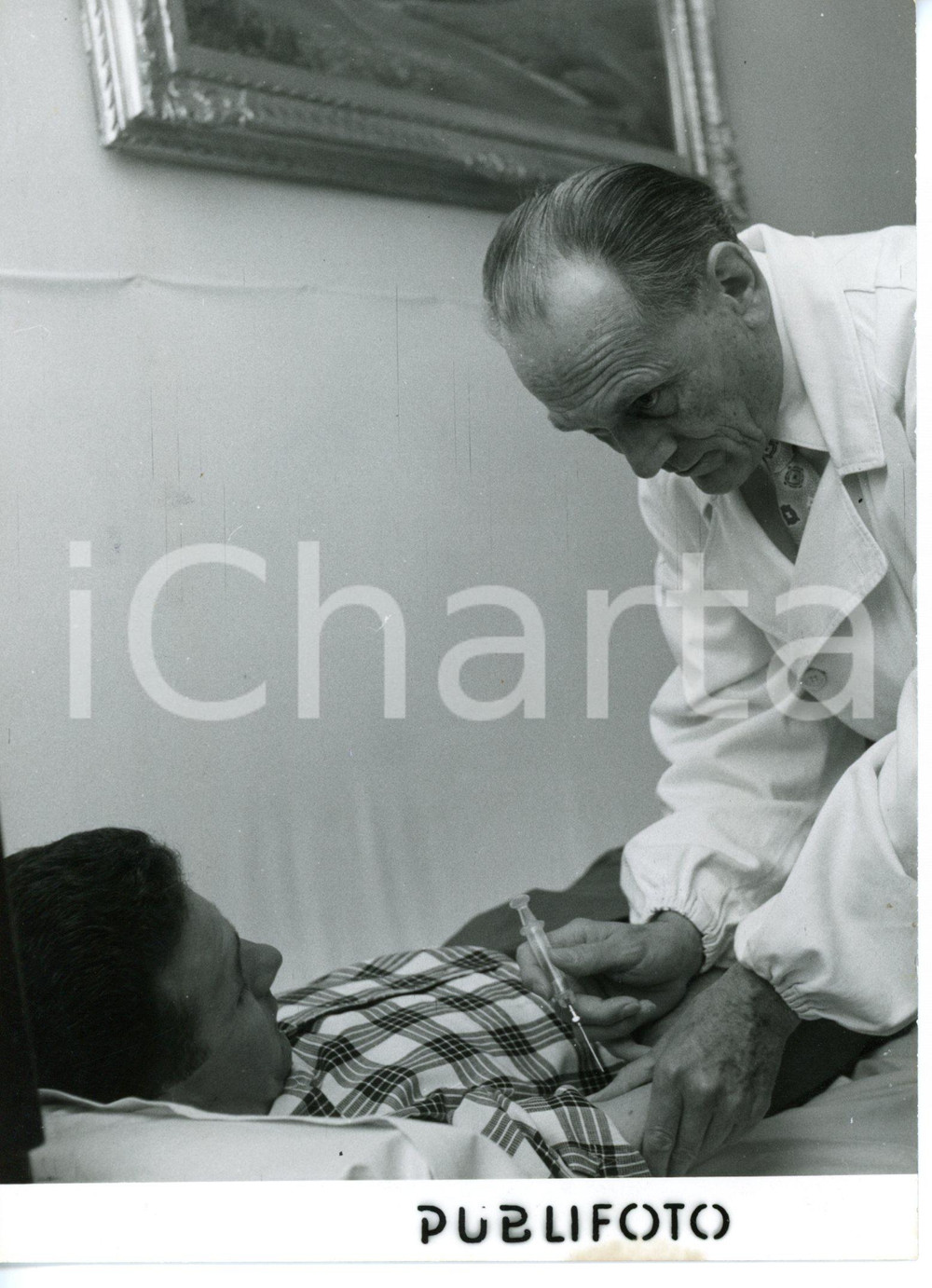 1954 MILANO Ambulatorio medico - Visita a un paziente *Fotografia 13x18 cm