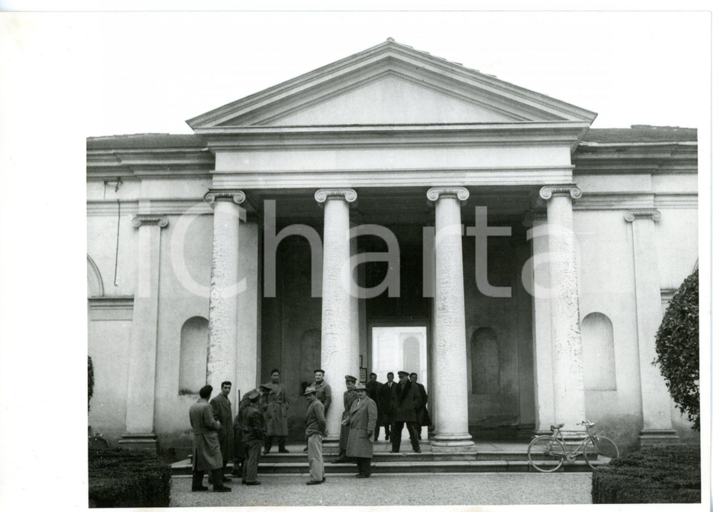 1955 PORTOGRUARO Suicidio Michele CANNAROZZO Curiosi e Carabinieri all'obitorio