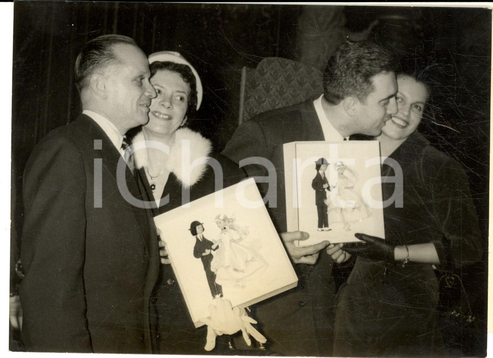 1957 PARIS Concours de Saint-Valentin - Couples gagnants - Photo 16x12 cm