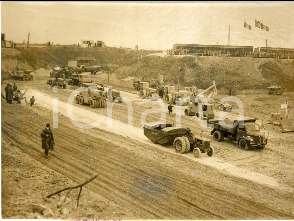 1956 ARGENTEUIL Cantieri MOULINS D'OGREMONT costruiscono strada in 90 minuti 