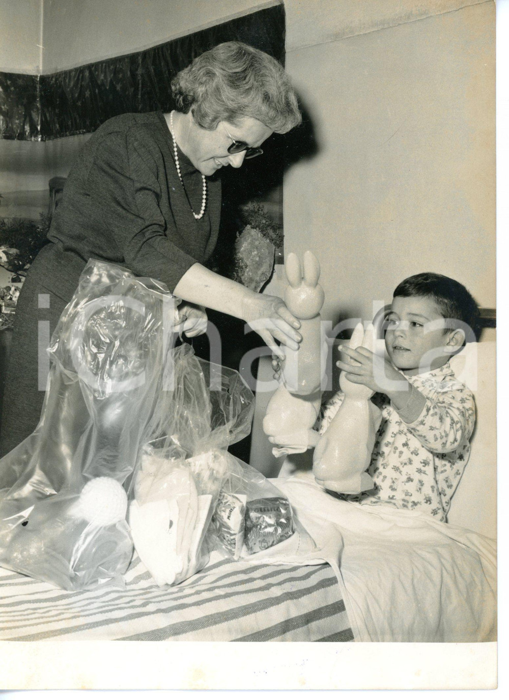 1963 MILANO Ist. Gaetano Pini - Doni della MONTECATINI ai bimbi poliomielitici