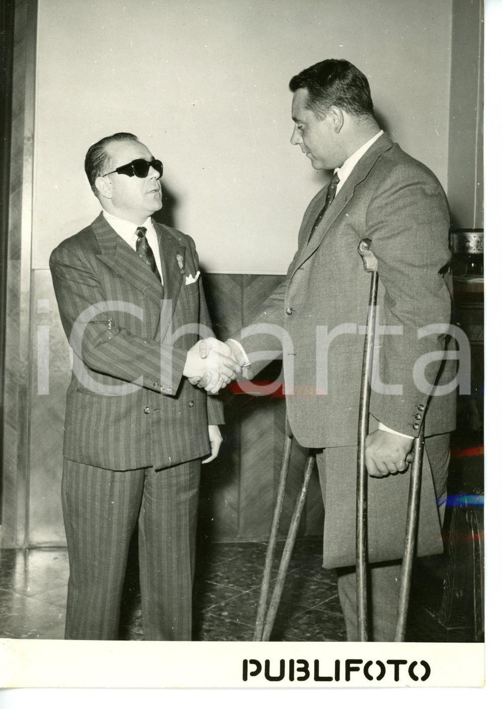 1953 ROMA Mutilato francese ricevuto dal vicepresidente Opera Nazionale Mutilati