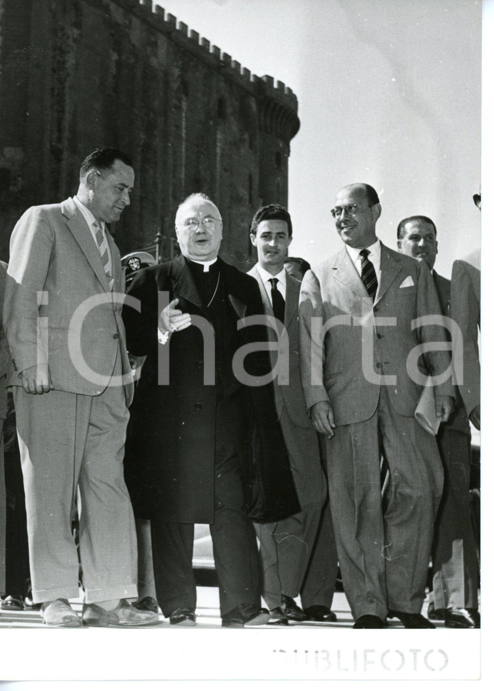 1954 NAPOLI Ritratto Card. Francis Joseph SPELLMAN - Fotografia 13x18 cm Fotografia d'epoca.  CONDIZIONI: G (ma lieve sovraimpressione al margine inferiore)DIMENSIONI: 13x18 cm     originale e autentica 1