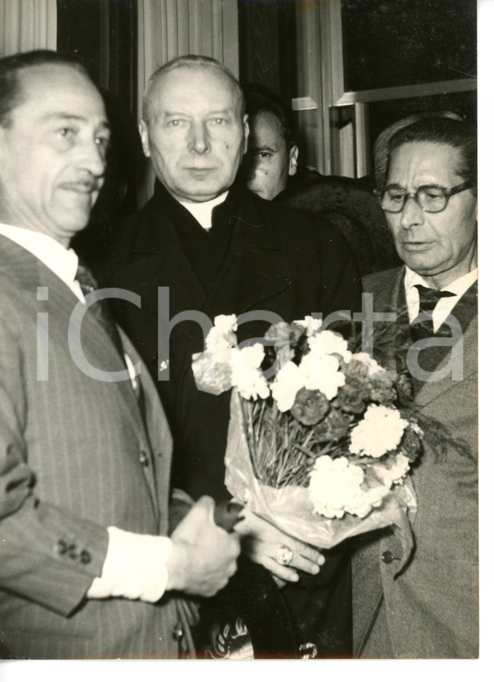 1958 ROMA Arrivo Card. polacco Stefan WYSZYNSKI per il Conclave *Foto 13x18 cm Fotografia d'epoca con didascalia coeva. CONDIZIONI: GDIMENSIONI: 13x18 cm     originale e autentica 1