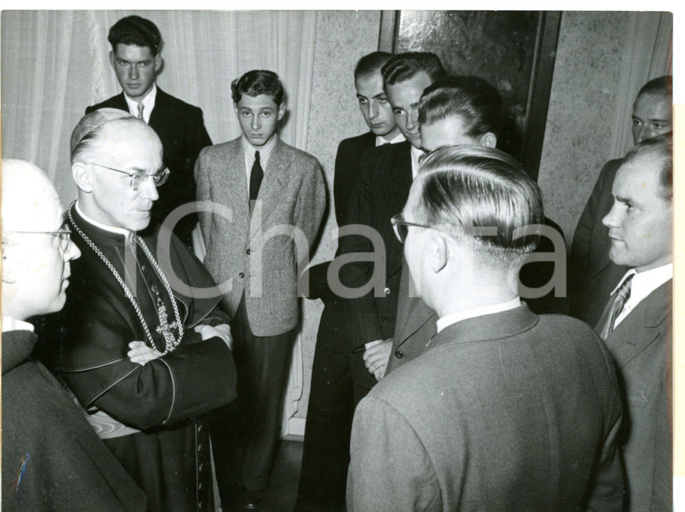 1953 COLONIA Card. Josef FRINGS received leaders of the Jung-KKV *Foto 20x15 Fotografia d'epoca con didascalia coeva. CONDIZIONI: G (ma lieve ondulatura al margine sinistro)DIMENSIONI: 20x15 cm     originale e autentica 1