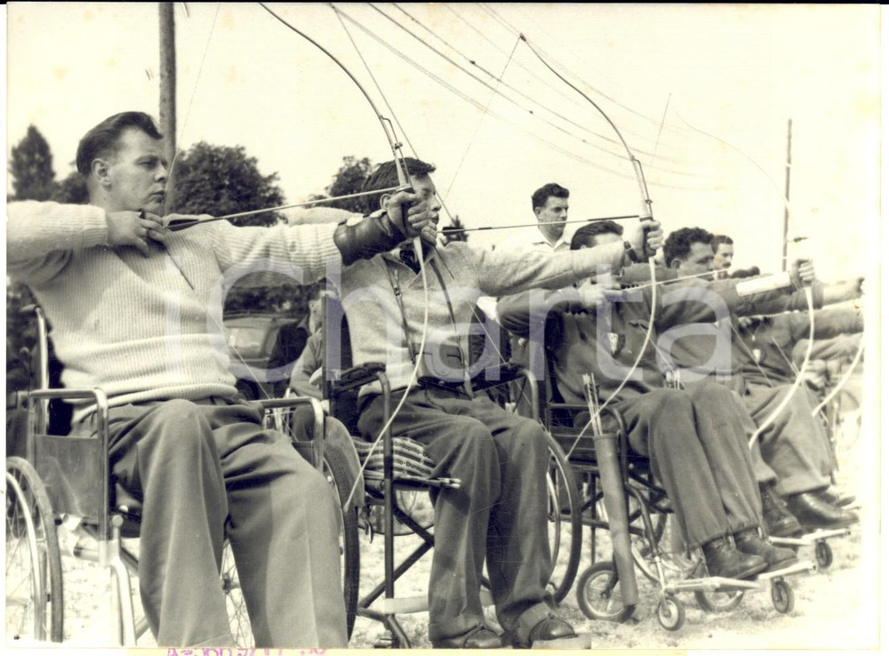 1957 JOINVILLE Competition de tir à l'arc pour mutilés - Photo 17x12 cm