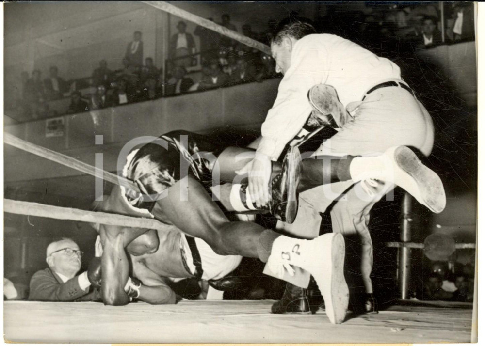1959 NEW YORK BOXE Benny PARET vs Eddie THOMPSON - Intervento arbitro - Foto