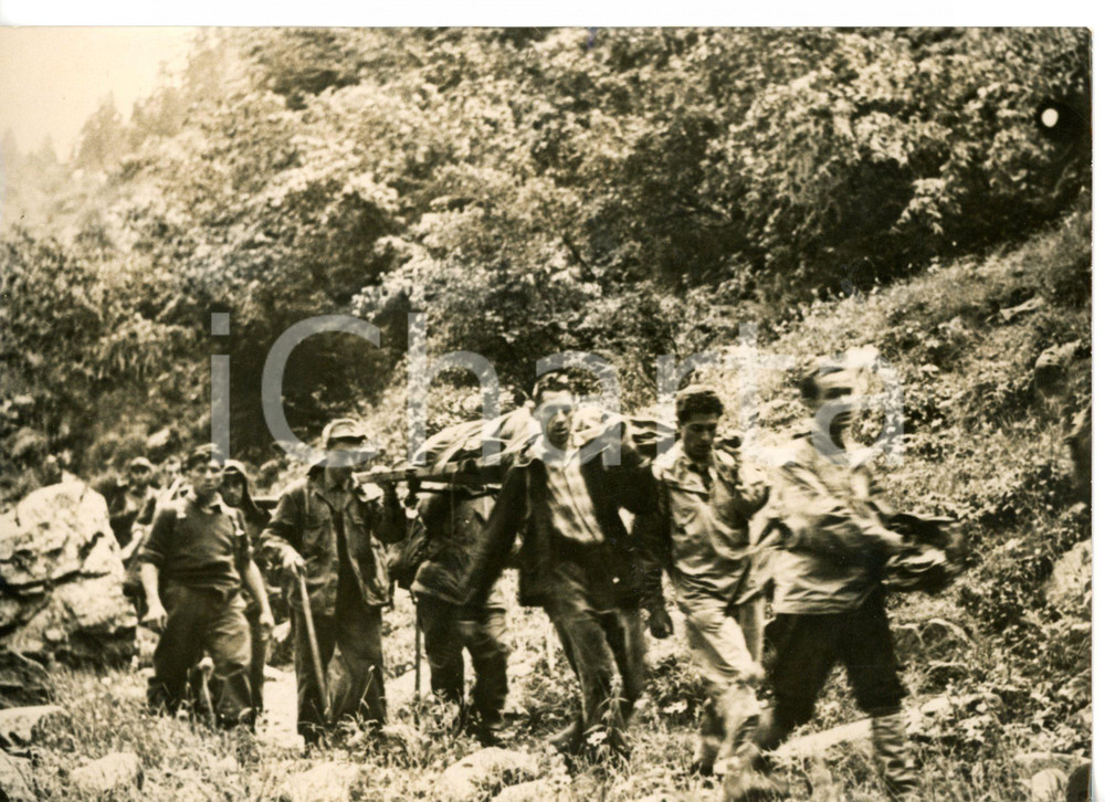 1955 TRAGEDIA CANALE DI LOUROUSA Trasporto della salma di Gino REVELLI - Foto